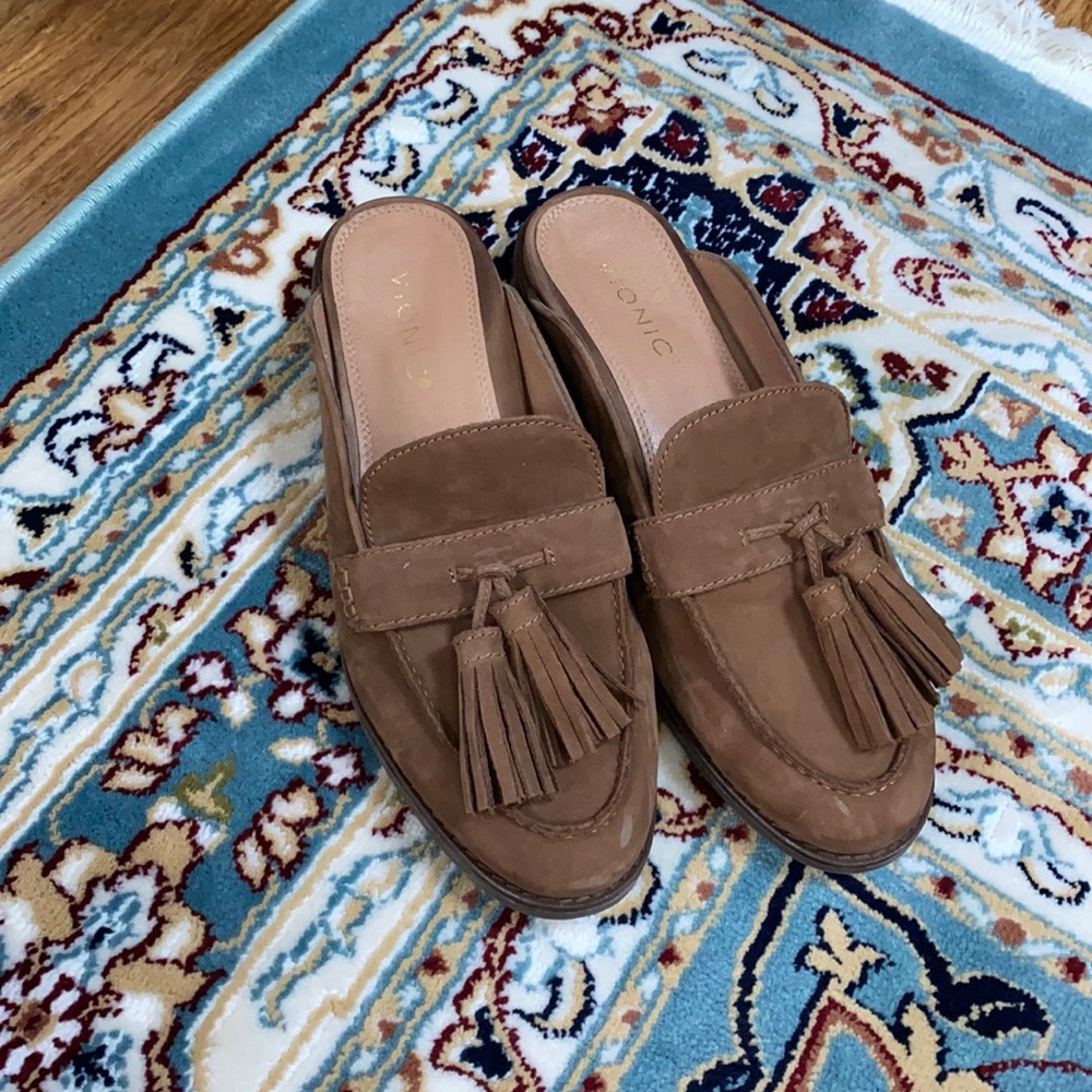 Vionic brown suede mules